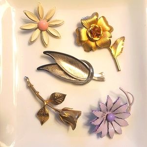 5 Vintage Enamel/Gold/Silver Flower Pins